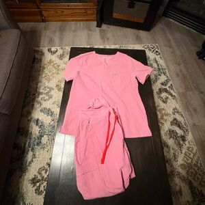 Figs Pink Women's Top and Pants Set